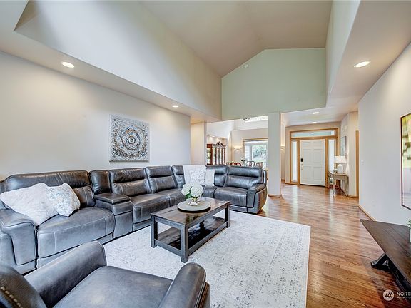 5th image of 15230 12th Drive SE