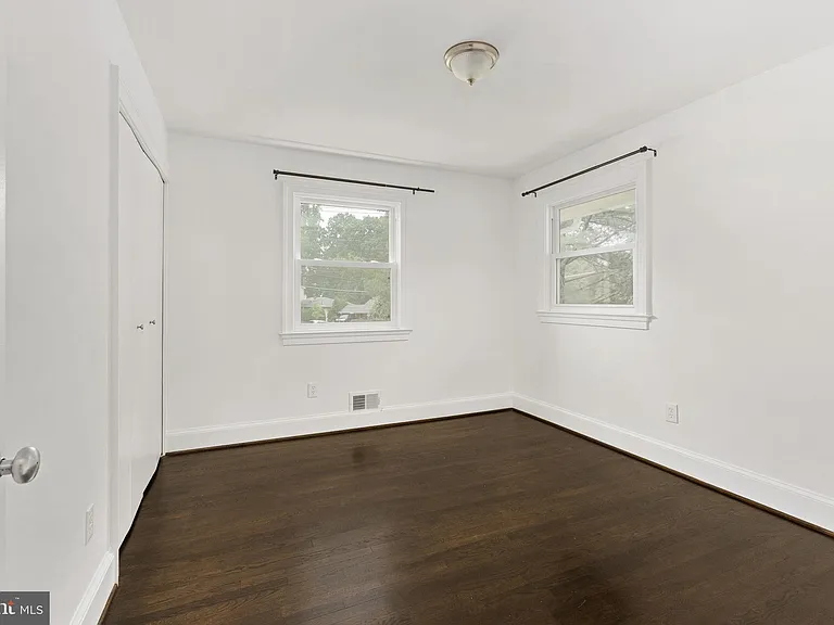 6901 Murray Ln — Photo 27