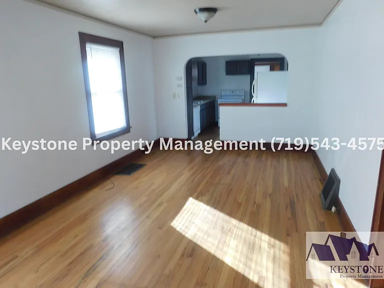 1233 Berkley Ave — Photo 9