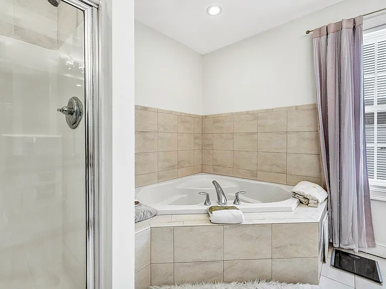 240 Highland Ave — Photo 18