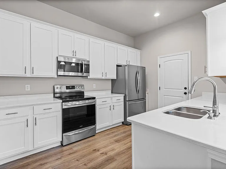 950 Gibson Ct — Photo 7