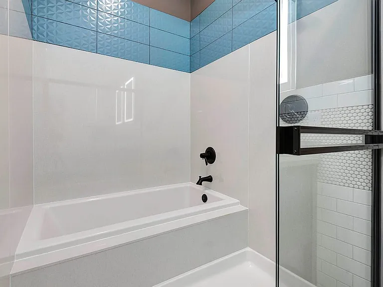 Quarry Town Apartments — Photo 16