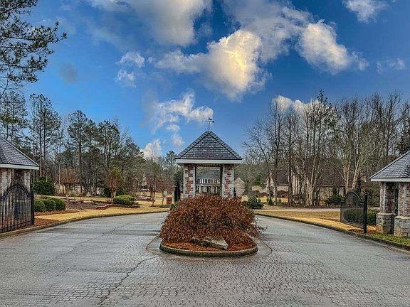 5th image of 1202 Persimmon Way