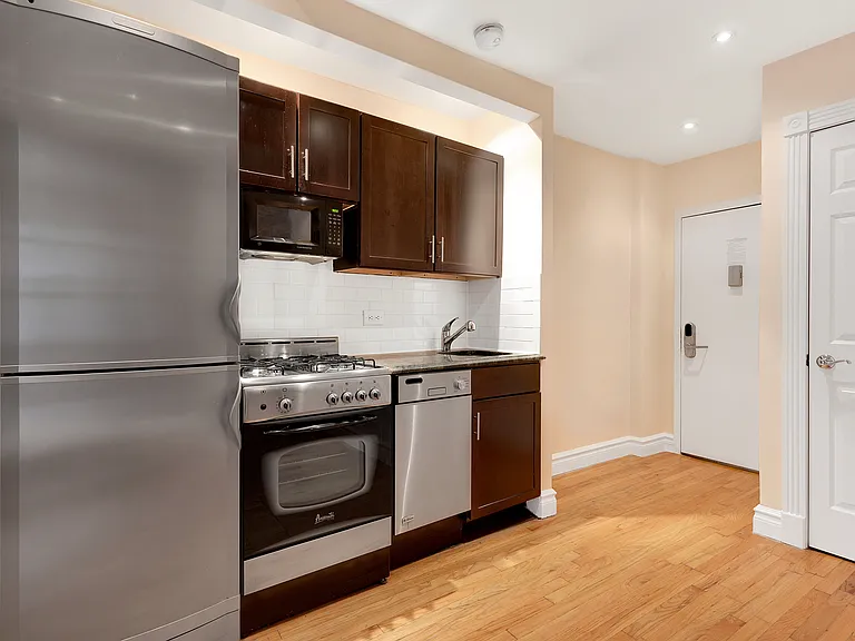 404 E 88th St #5-G — Photo 5