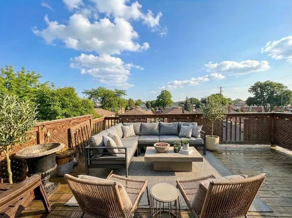 489 Upper Gage Ave #3, Hamilton, ON L8V 4J2