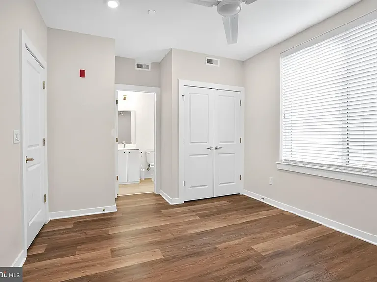 4217 Chestnut St #304 — Photo 13