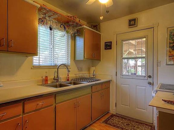 3rd image of 227 Pereira Ave