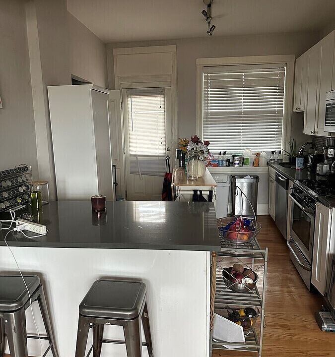 1st image of 3139 W Wellington Ave #3