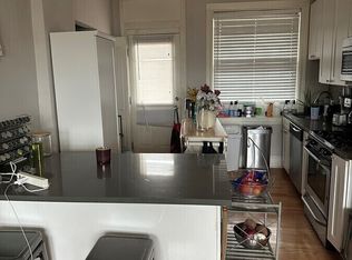 3139 W Wellington Ave #3, Chicago, IL 60618