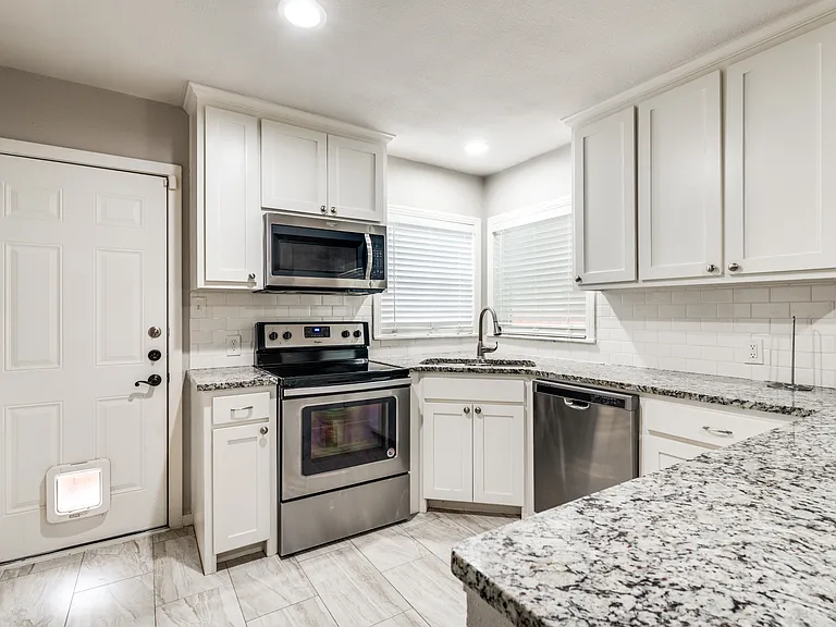 4229 Valentine St — Photo 5