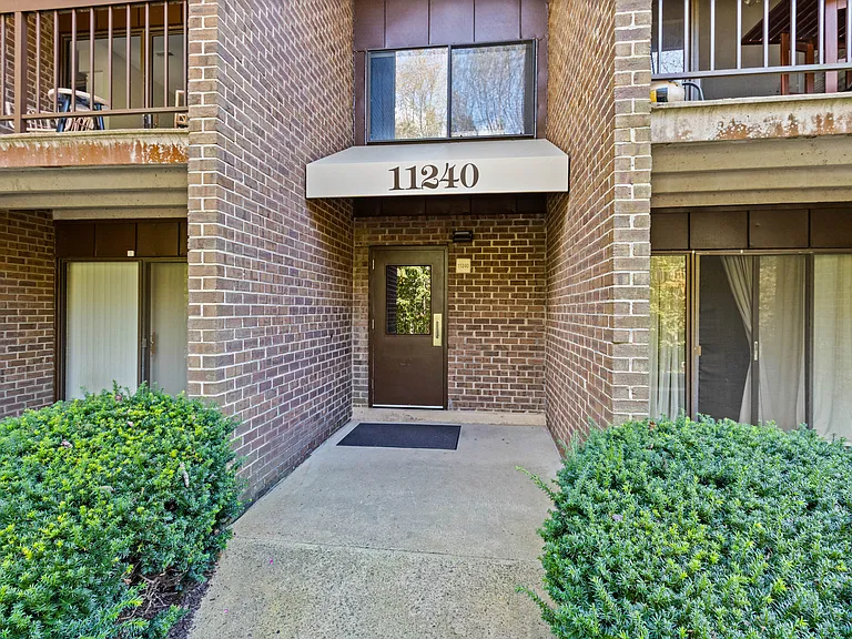11240 Chestnut Grove Sq #358 — Photo 19