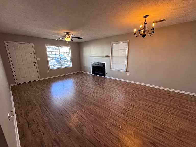212 Spring Oak Ln — Photo 4