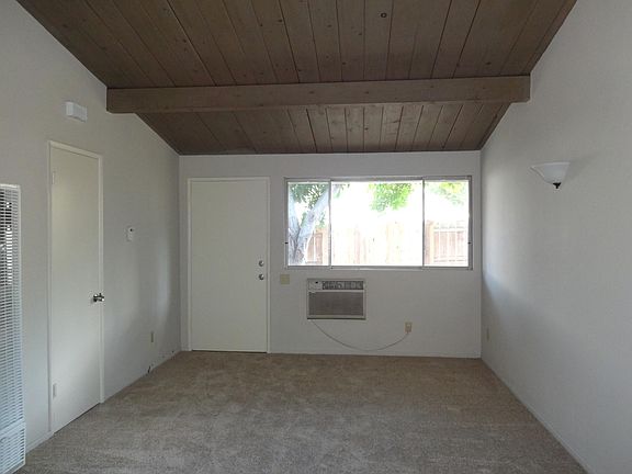 3rd image of 4486 Palm Ave