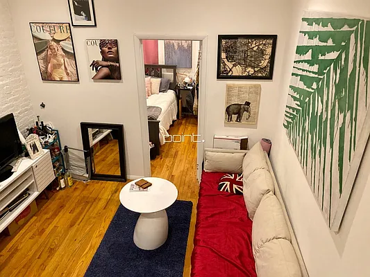 Rented by Point NYC | media 30