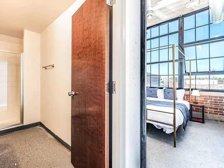Adler Annex — Photo 8