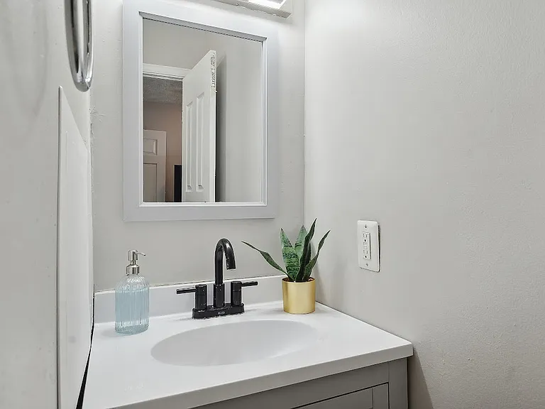 1175 Tree Top Dr — Photo 16