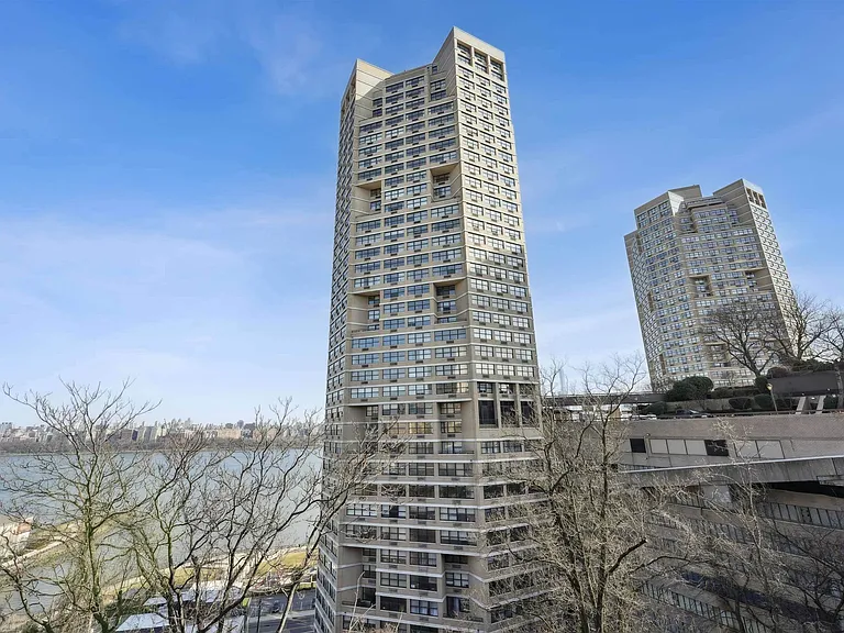 7004 Boulevard East #7D — Photo 16