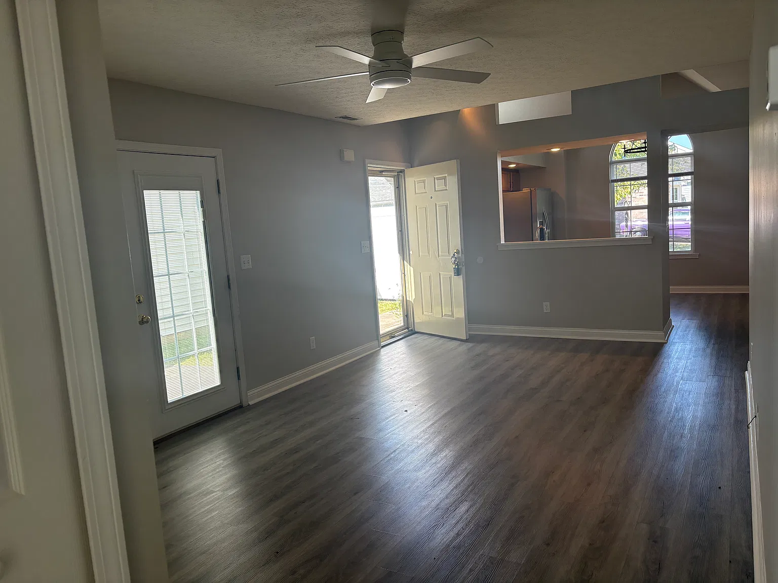 3 bed, 1372 sqft, $1,750 — Photo 2