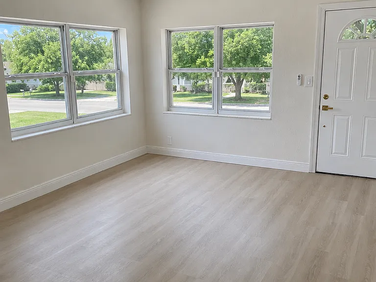 2813 N Taliaferro Ave #1 — Photo 6