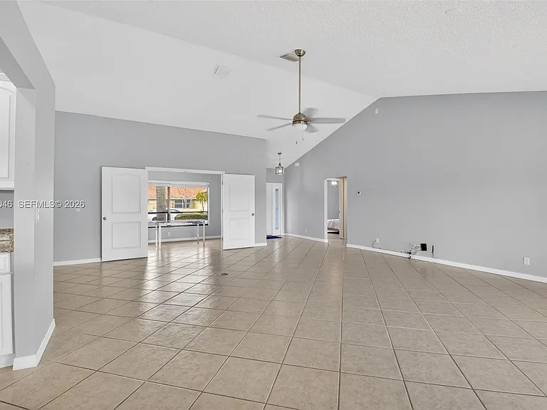 6043 Sunberry Cir — Photo 4