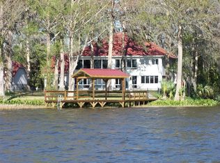 30805 Cypress Dr, Tavares, FL 32778