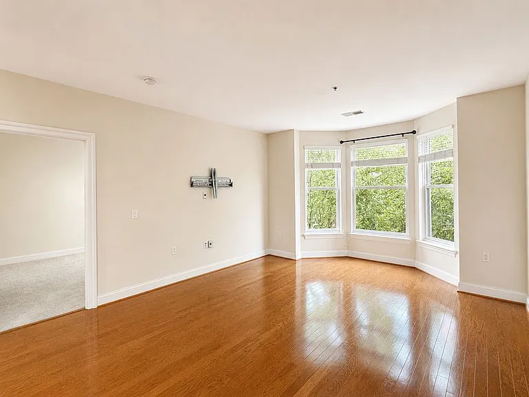 38 Maryland Ave #335 — Photo 12