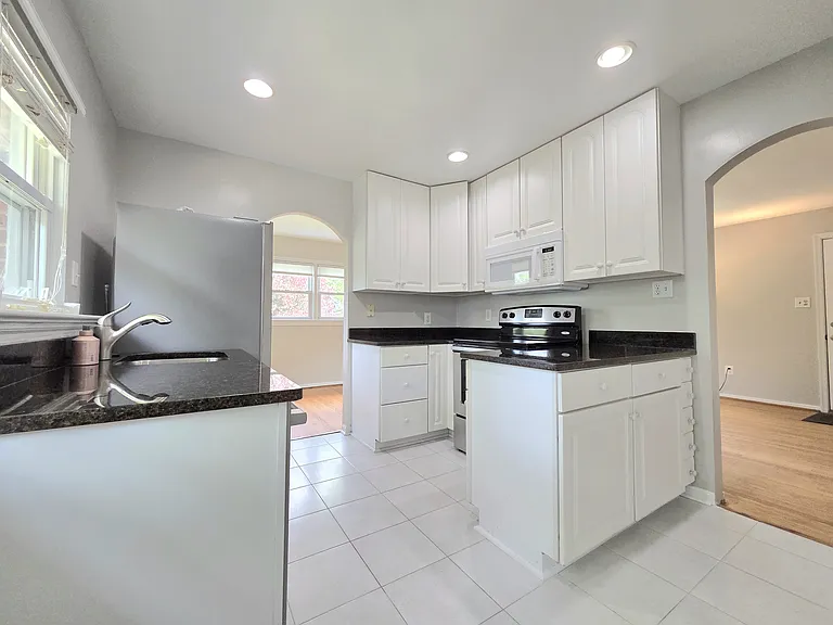 7020 Quander Rd — Photo 10