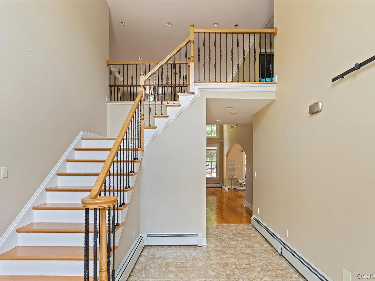 6 bed, 4.5 bath, 4505 sqft, $8,000 — Photo 2