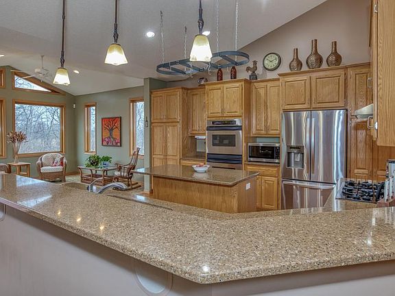 4th image of 5913 Waterford Ct