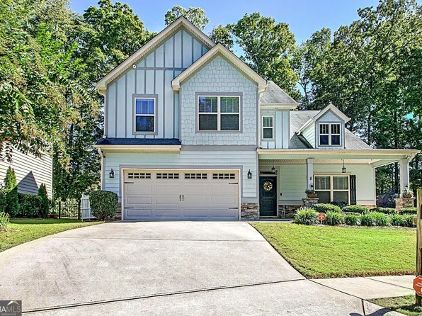 8 Seabiscuit Ct, Newnan, GA 30263