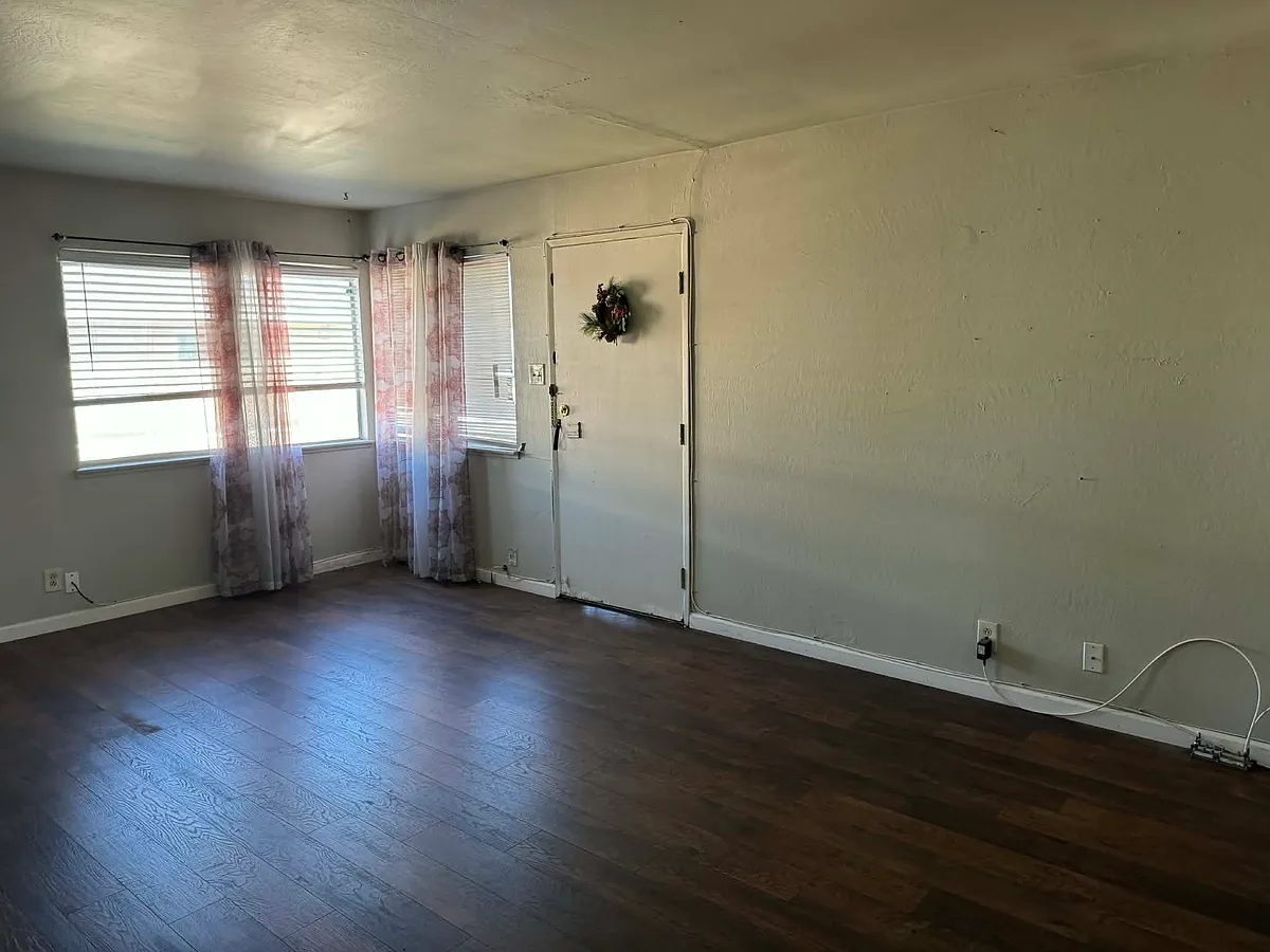 Building Photo - 25801 Whitman St #4