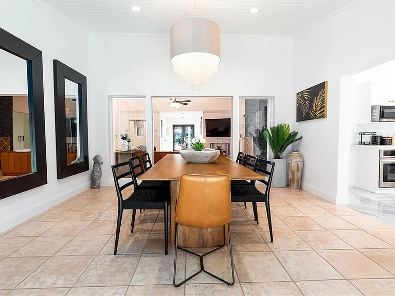 222 N Tradewinds Ave — Photo 11