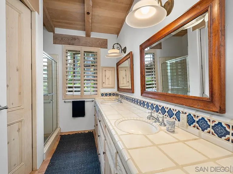 17240 Avenida De Acacias — Photo 23