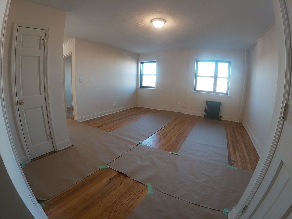 1st image of 21-32 Crescent St #3B