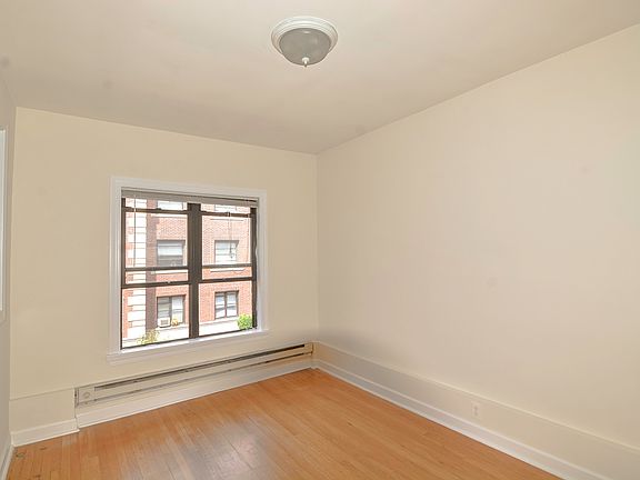 4th image of 815 W Waveland Ave APT 2N