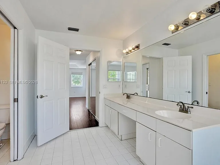 17026 NW 19th St #1 — Photo 36