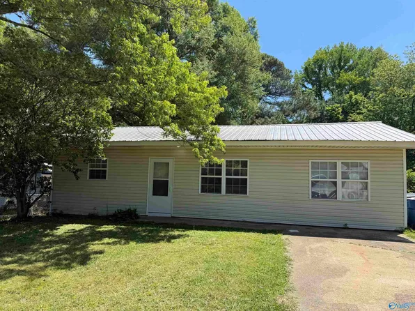 38 10th St NW, Arab, AL 35016