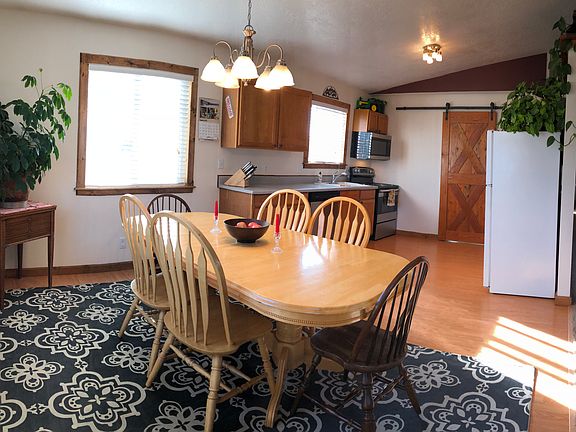 4th image of 223 Erickson Ave
