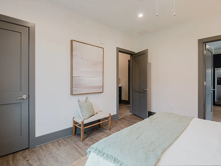25 Minetta Ln #201 — Photo 22