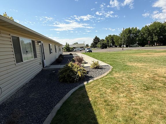 2nd image of 278 2nd Ave W #B