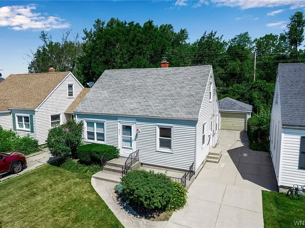 592 Taunton Pl, Buffalo, NY 14216