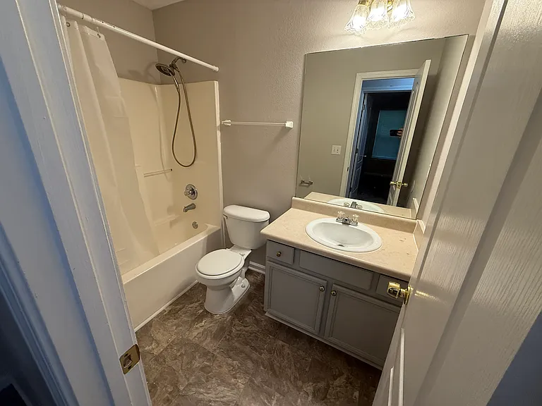 2827 Windsor Forrest Ct — Photo 6