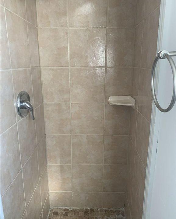 2nd image of 535 45th St