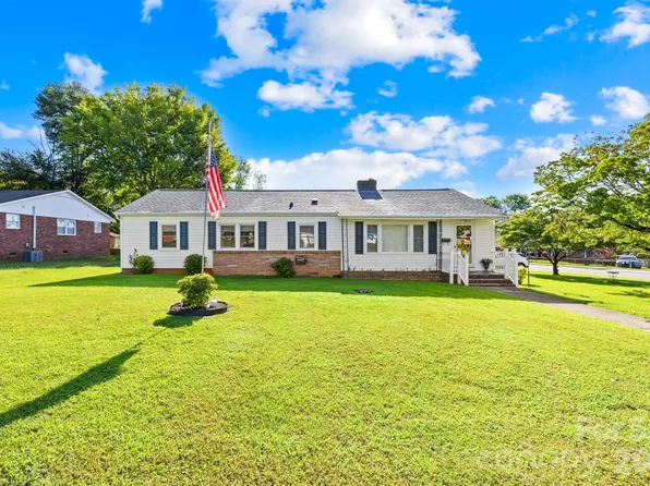 1000 Radio Rd, Statesville, NC 28677