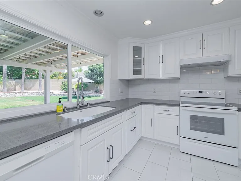 4881 Winvale Ave — Photo 9