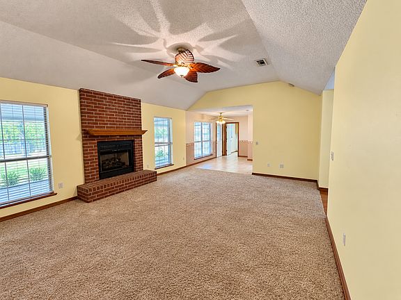 4th image of 607 August Ln