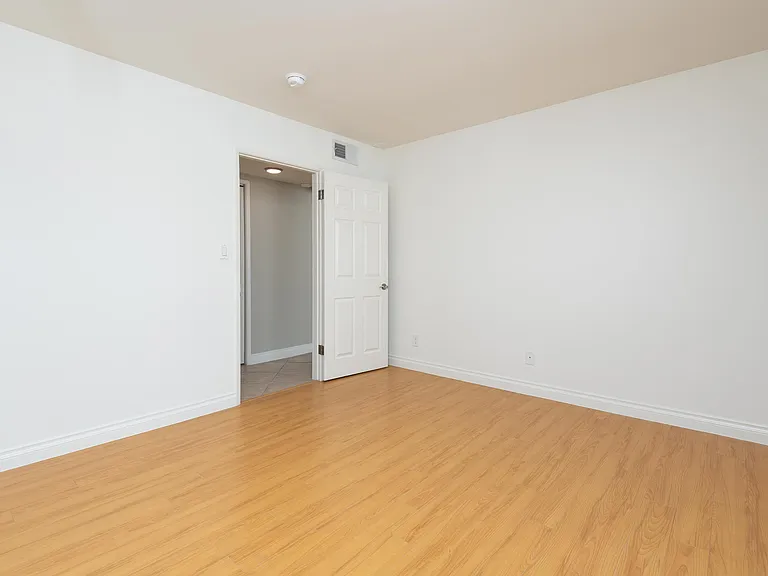 12611 Pacific Ave #1033 — Photo 9