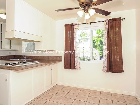 5th image of 127 E Brookdale Pl #B
