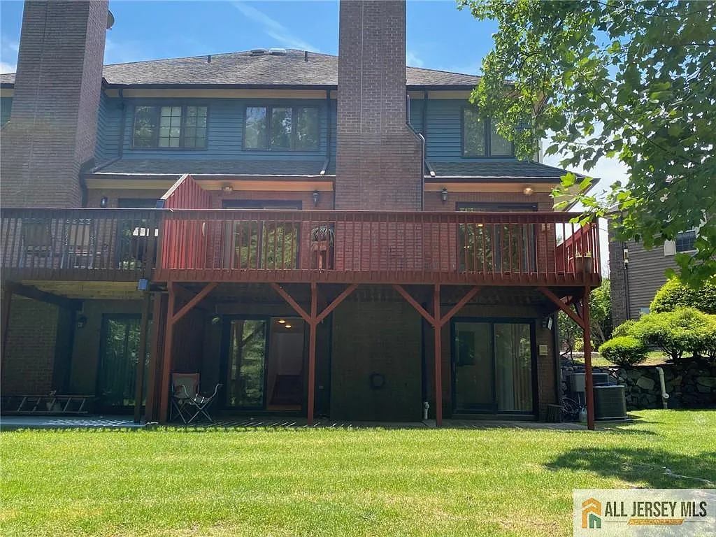 2 bed, 2.5 bath, 2143 sqft, $4,000 — Photo 2