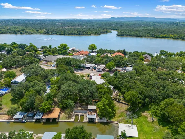 523 CR 136A, Kingsland, TX 78639